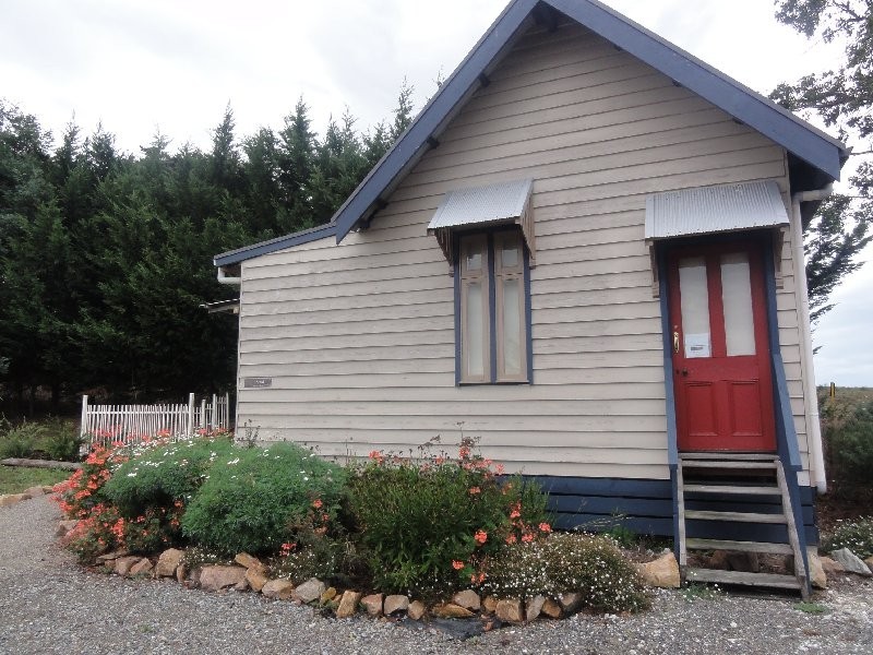 8 Waratah Rd, Fish Creek VIC 3959