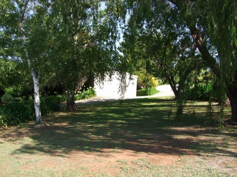 10 Bent Street, Leongatha VIC 3953