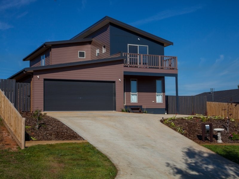 8 Royal Place, Leongatha VIC 3953