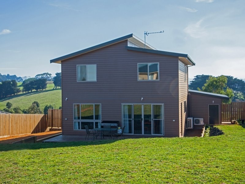 8 Royal Place, Leongatha VIC 3953