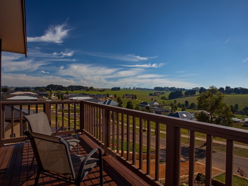 8 Royal Place, Leongatha VIC 3953