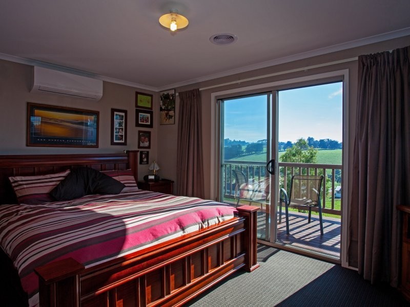 8 Royal Place, Leongatha VIC 3953