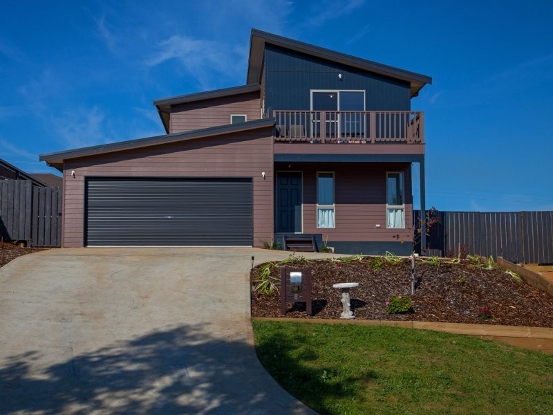 8 Royal Place, Leongatha VIC 3953