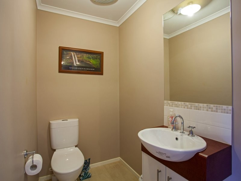 8 Royal Place, Leongatha VIC 3953