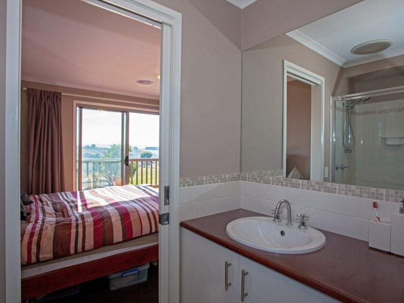 8 Royal Place, Leongatha VIC 3953