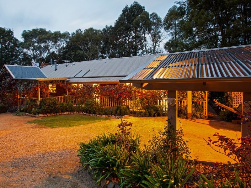 3 Weymes Road, Mount Eccles VIC 3953
