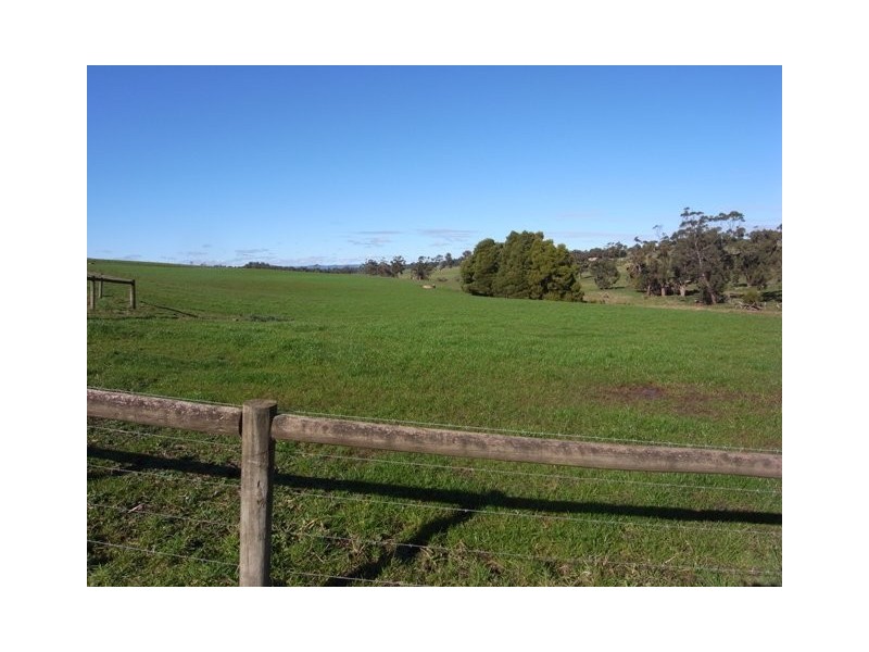 315 Gardner and Holman Road, Drouin VIC 3818