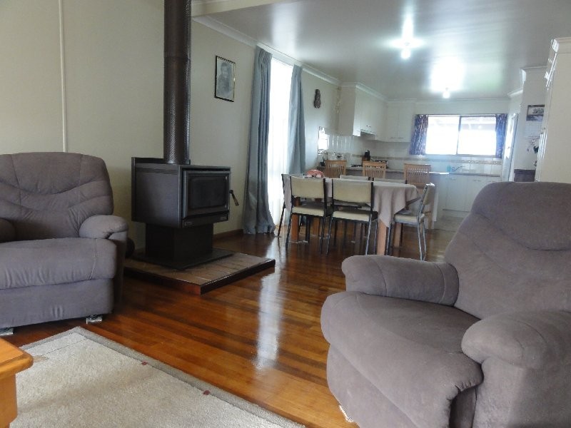 18 Gunn St, Toora VIC 3962