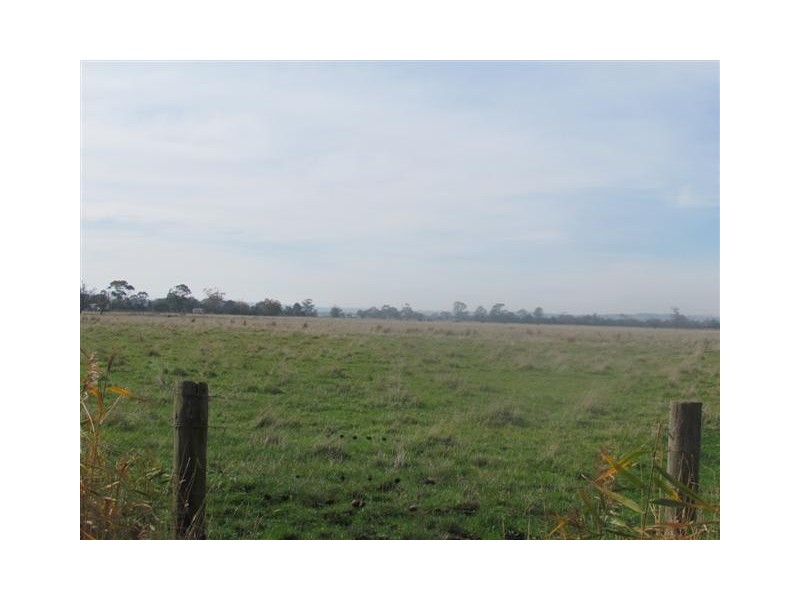 Cnr Bunyip – Modella and Fallons Road, Iona VIC 3815