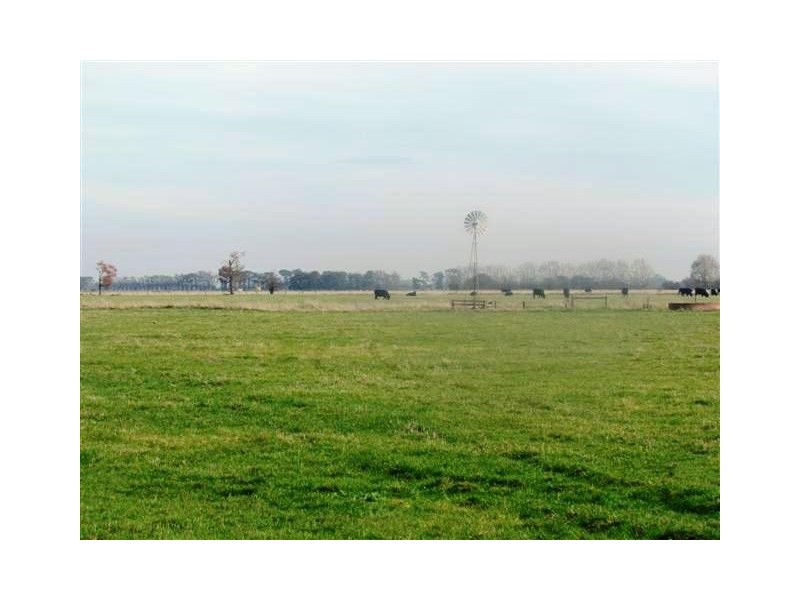 Cnr Bunyip – Modella and Fallons Road, Iona VIC 3815