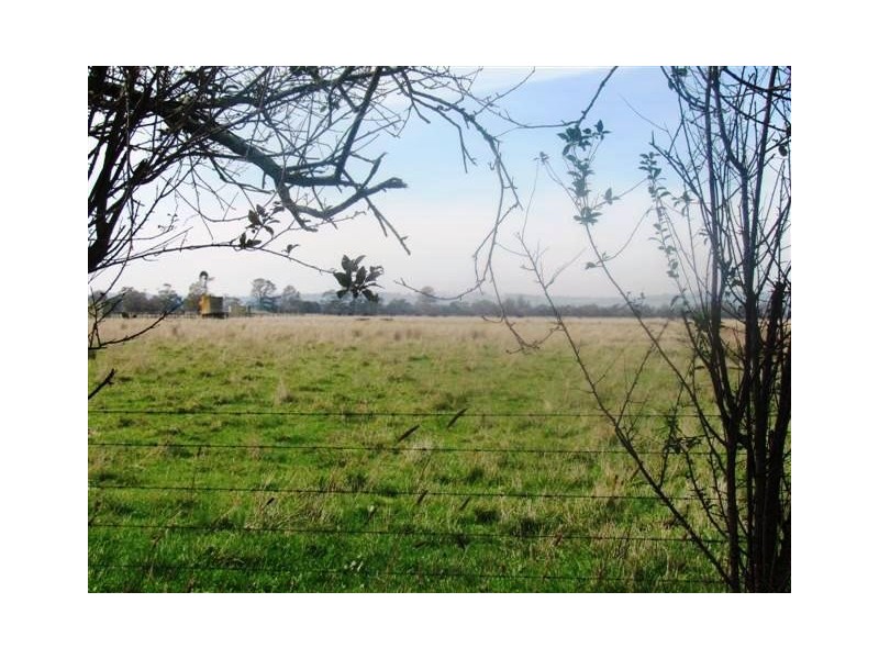 Cnr Bunyip – Modella and Fallons Road, Iona VIC 3815