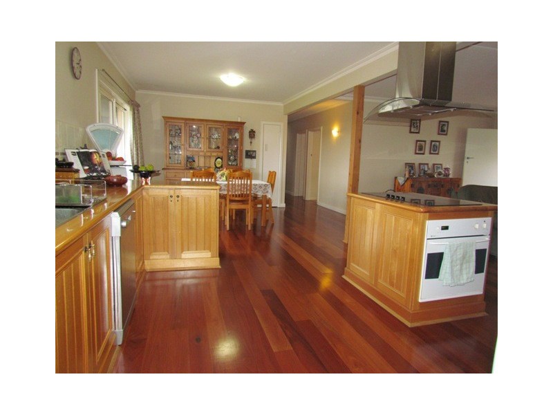 15-17 Main Street, Willow Grove VIC 3825