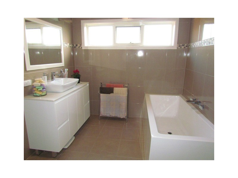 15-17 Main Street, Willow Grove VIC 3825