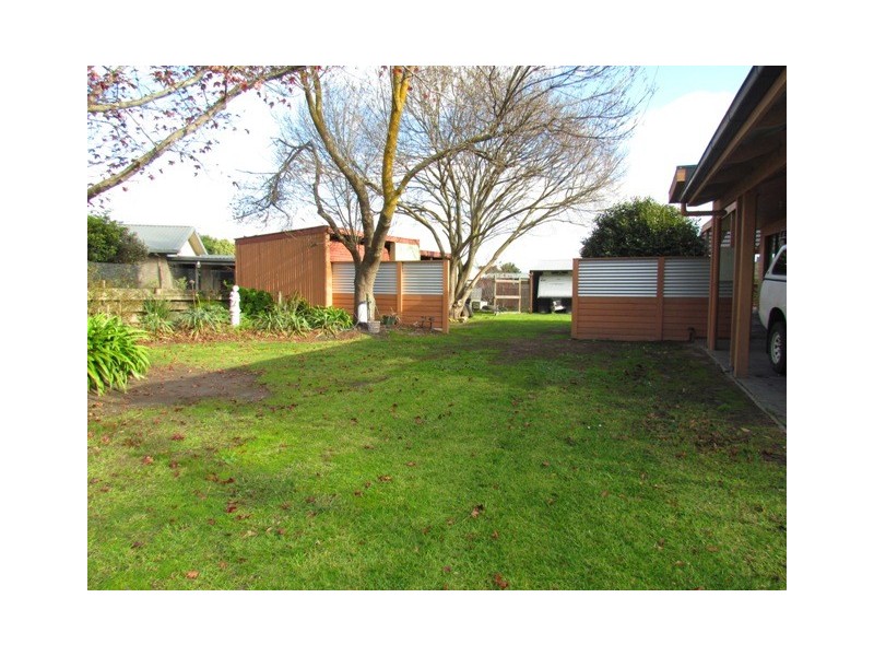 15-17 Main Street, Willow Grove VIC 3825