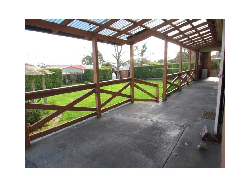 15-17 Main Street, Willow Grove VIC 3825