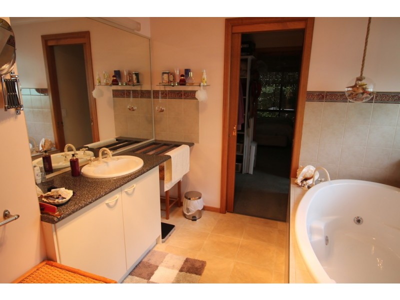 4-6 Box Avenue, Sandy Point VIC 3959