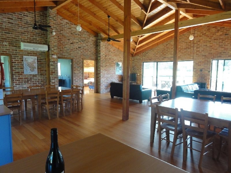 1075 Waratah Rd, Waratah Bay VIC 3959