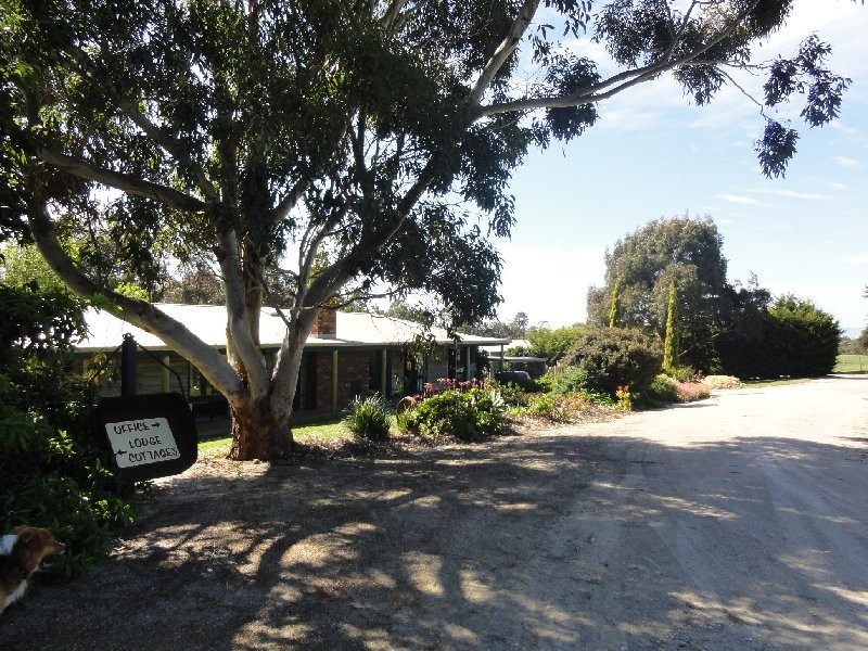 1075 Waratah Rd, Waratah Bay VIC 3959