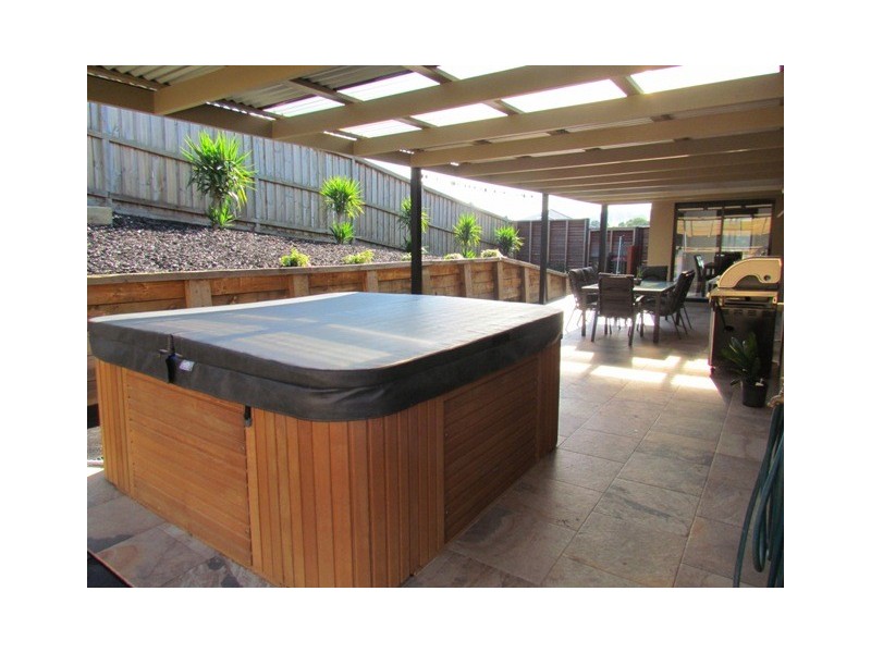 51 Grange Crescent, Warragul VIC 3820