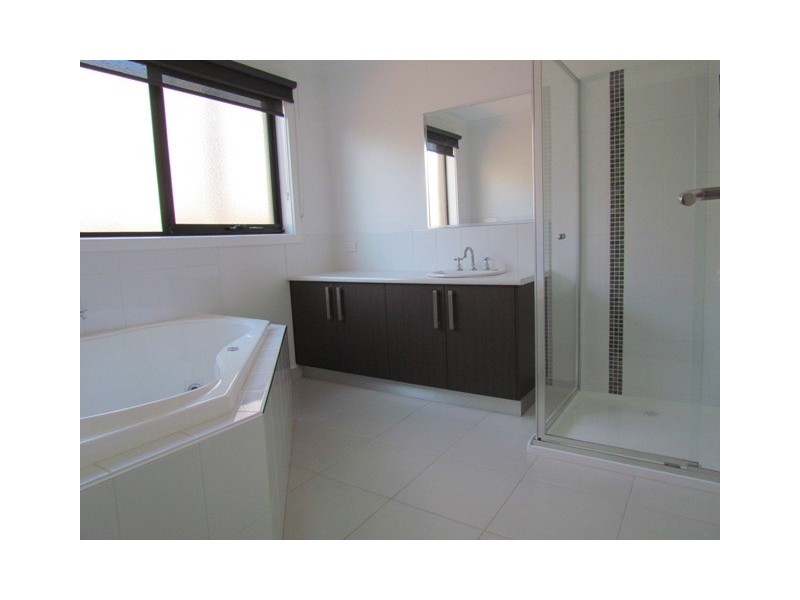 51 Grange Crescent, Warragul VIC 3820