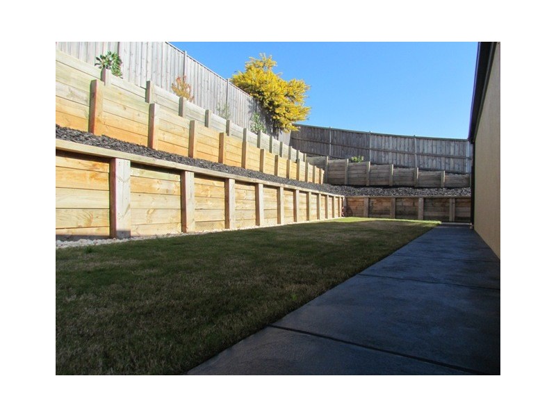 51 Grange Crescent, Warragul VIC 3820