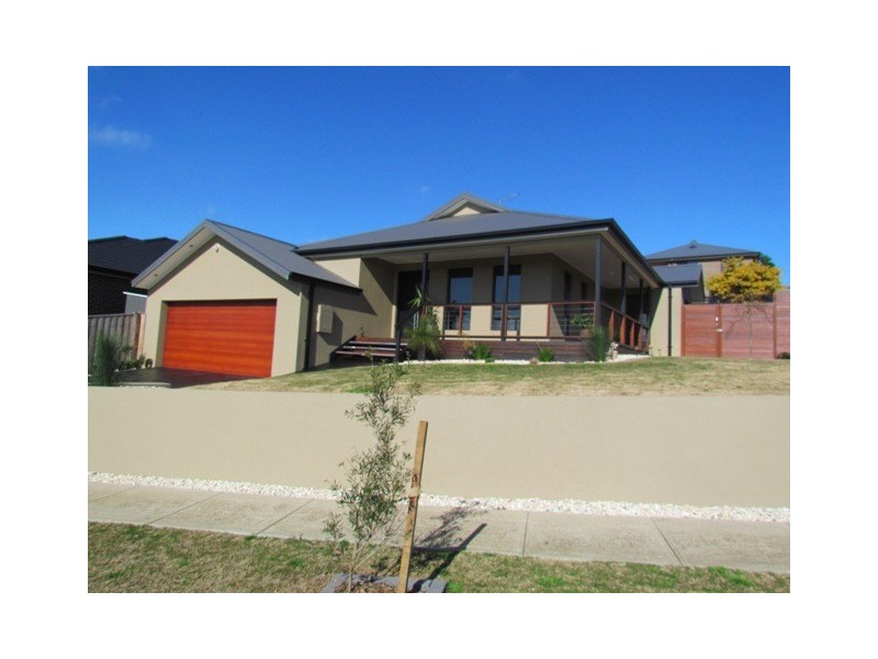 51 Grange Crescent, Warragul VIC 3820