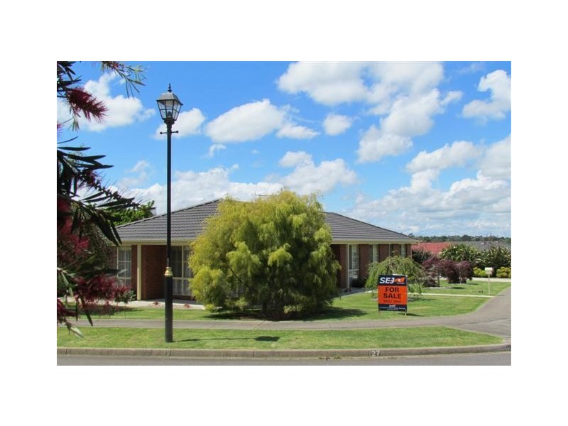 27 Hamilton Drive, Warragul VIC 3820