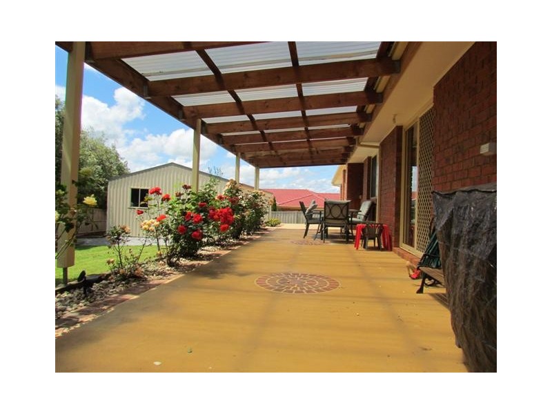 27 Hamilton Drive, Warragul VIC 3820