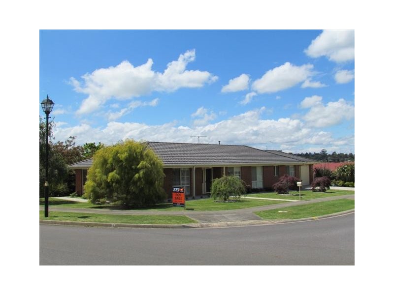 27 Hamilton Drive, Warragul VIC 3820