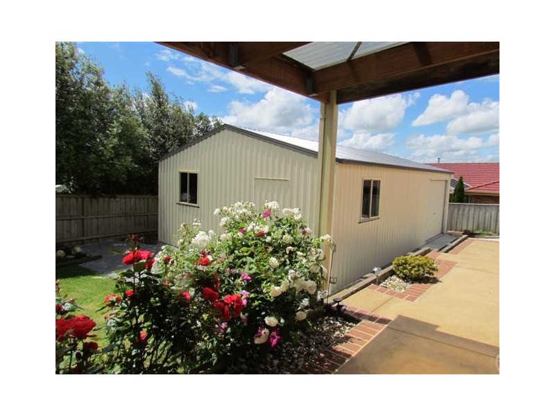 27 Hamilton Drive, Warragul VIC 3820