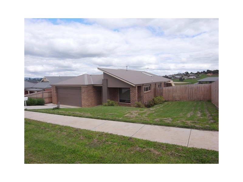18 Bladen Street, Warragul VIC 3820