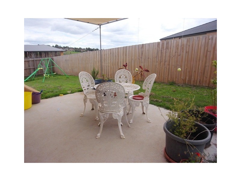 18 Bladen Street, Warragul VIC 3820