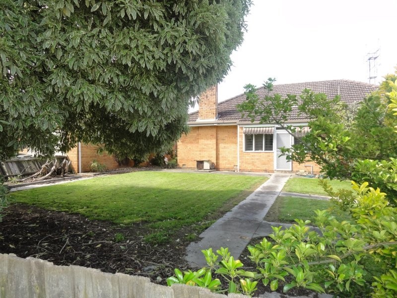 14 Station Rd, Foster VIC 3960