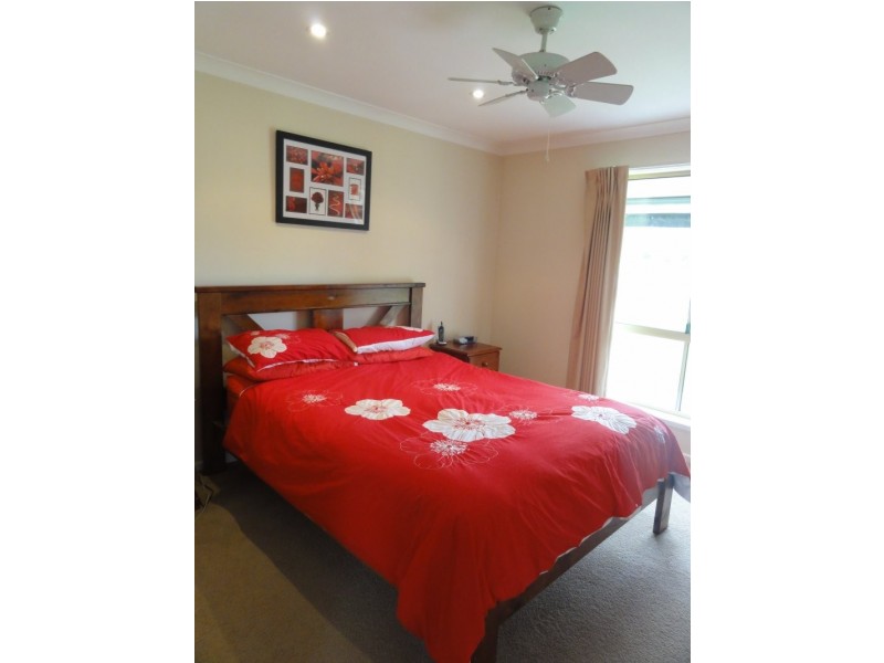 40 Moores Rd, Buffalo VIC 3958