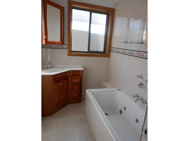 8 Bruce Court, Foster VIC 3960