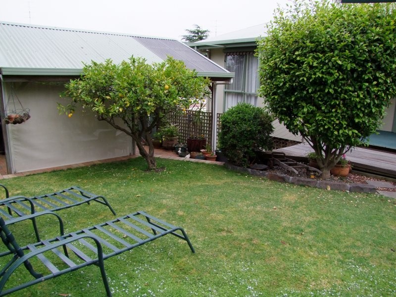 13 Lee Parade, Leongatha VIC 3953