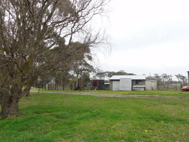 25 Hunts Rd, Binginwarri VIC 3966