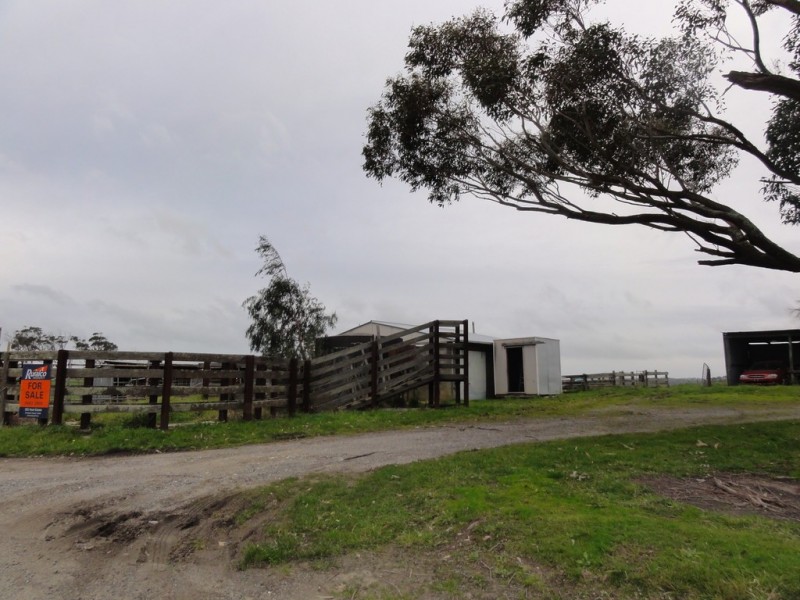 25 Hunts Rd, Binginwarri VIC 3966