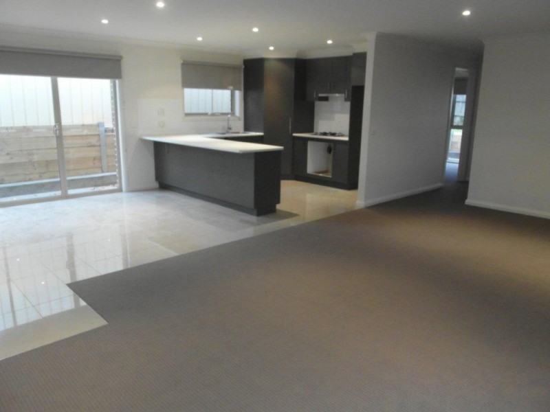 2/99 Brown, Leongatha VIC 3953