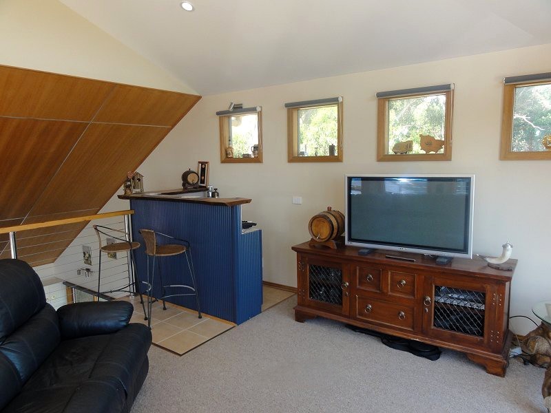 Foster VIC 3960