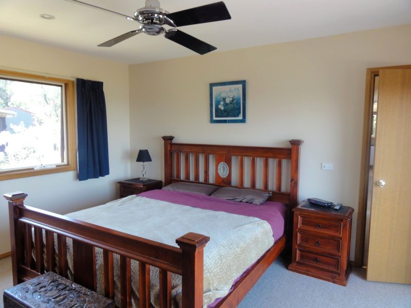 Foster VIC 3960