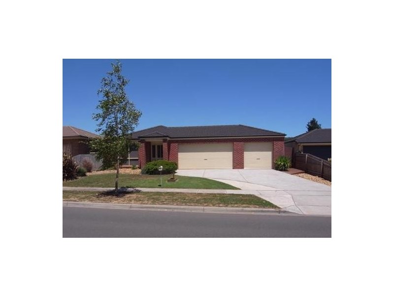 106 Longwarry Road, Drouin VIC 3818
