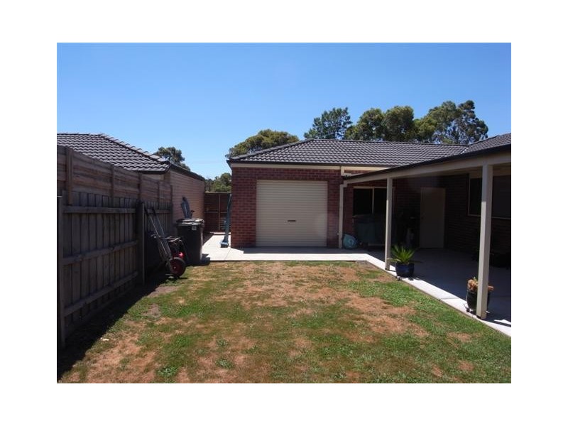 106 Longwarry Road, Drouin VIC 3818