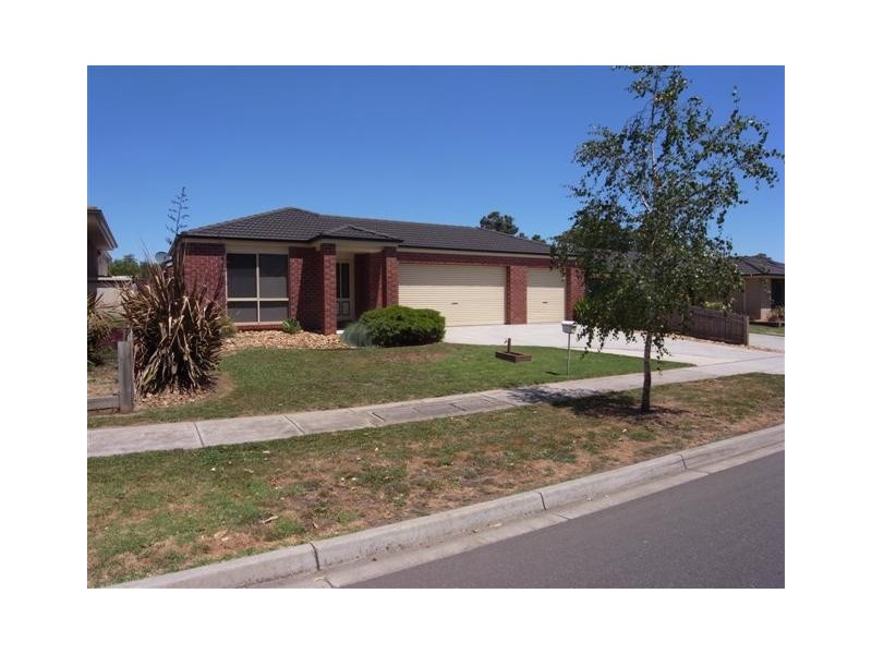 106 Longwarry Road, Drouin VIC 3818