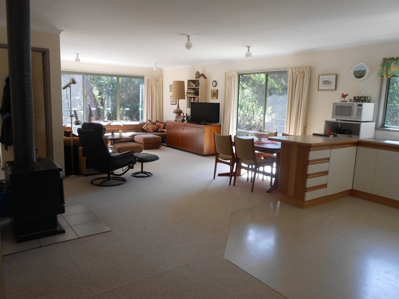 16 Ash Avenue, Sandy Point VIC 3959