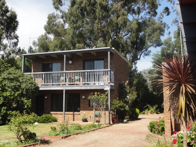 38 Station Rd, Foster VIC 3960