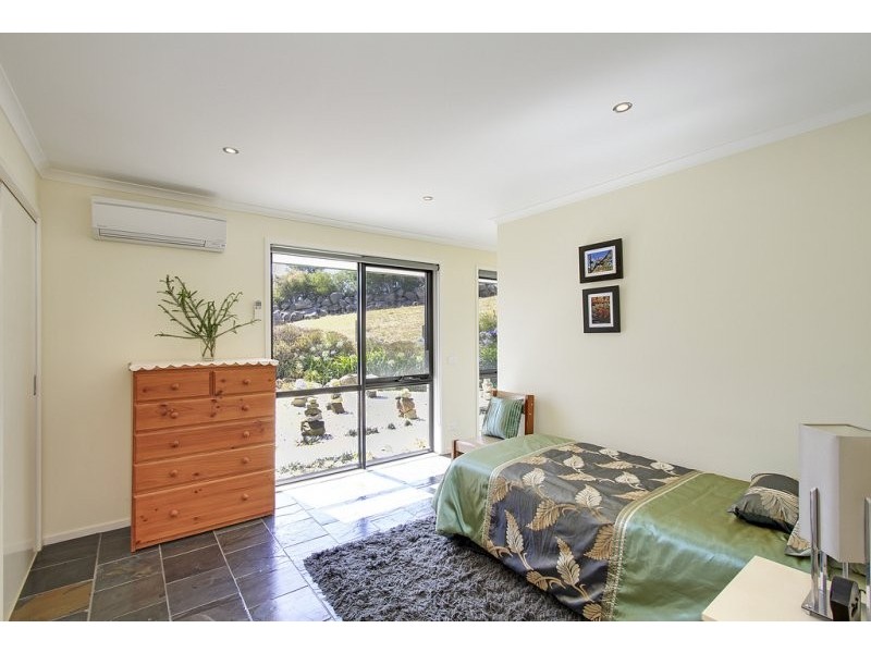 Foster VIC 3960