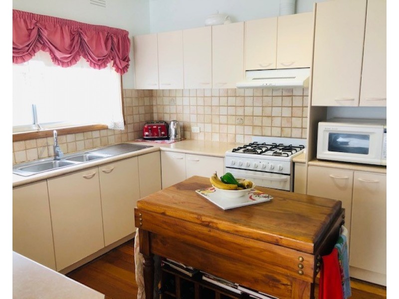 3 Hall Rd, Foster VIC 3960