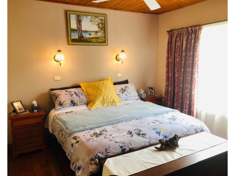 3 Hall Rd, Foster VIC 3960
