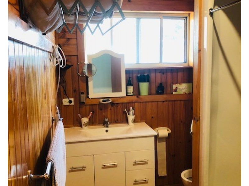 3 Hall Rd, Foster VIC 3960